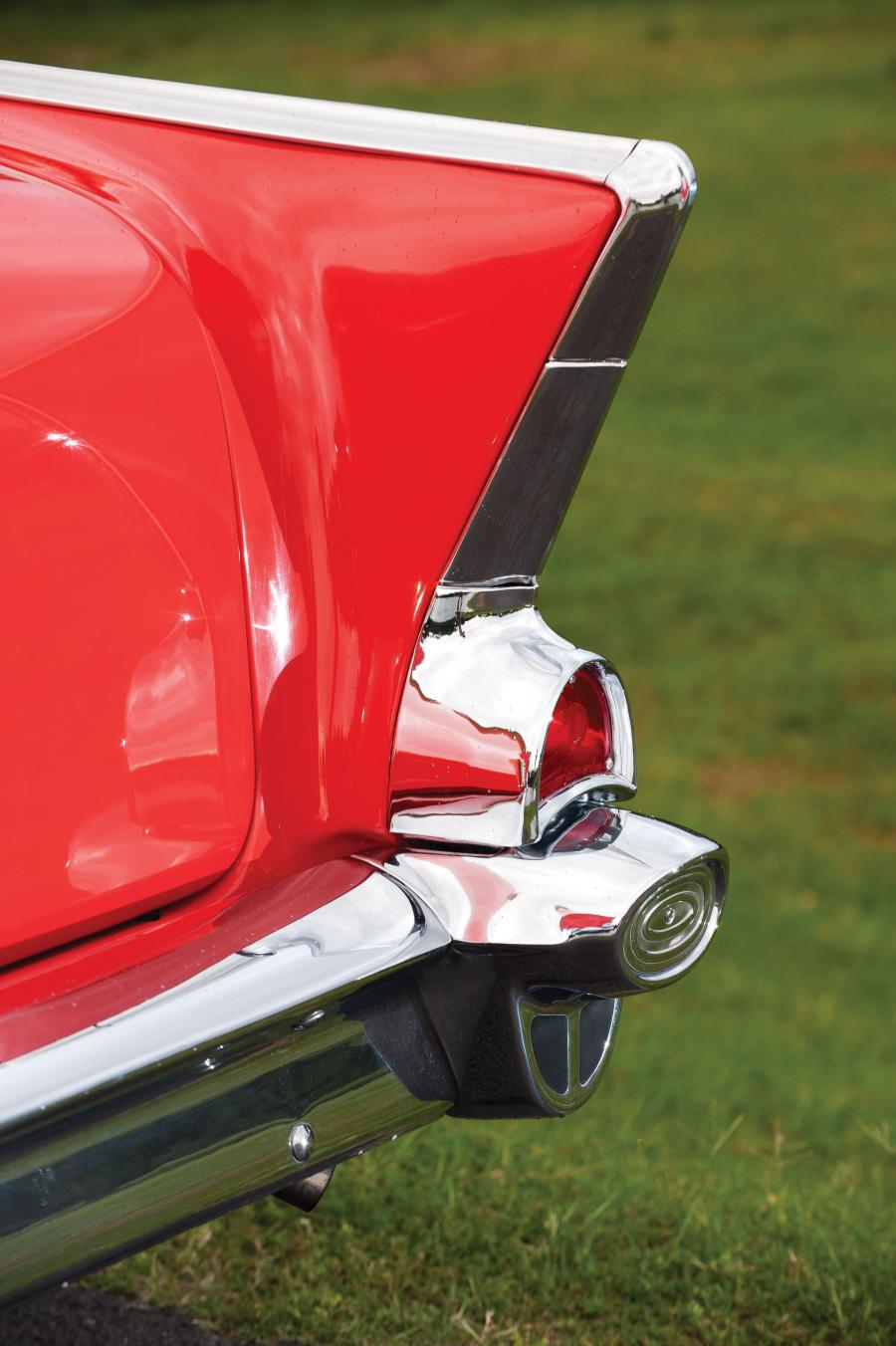  Chevrolet Bel Air Fuel Injected Convertible 1957 года  (фото 15 из 52)